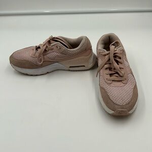 Women’s Nike Air Max, Size 6